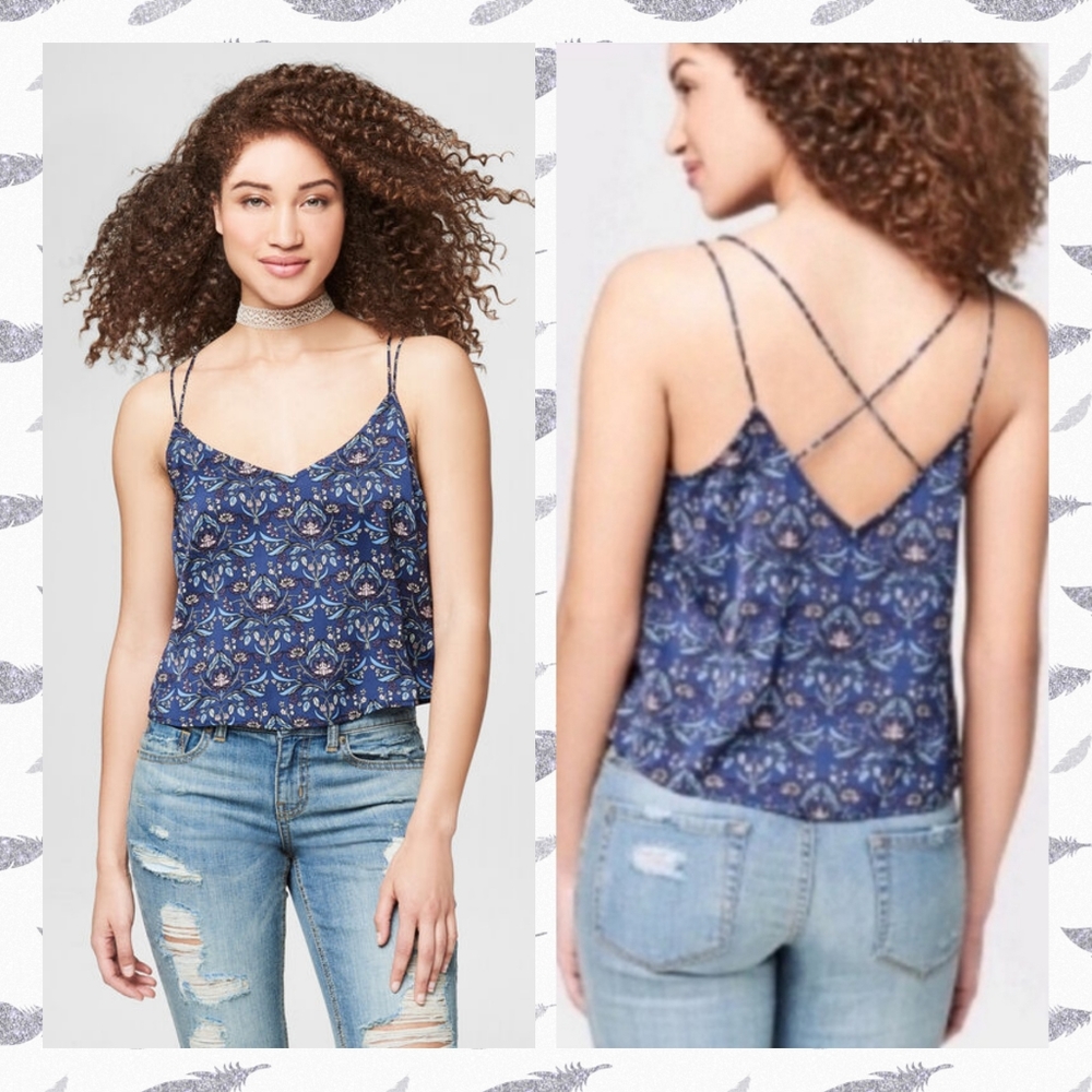 Aeropostale
Strappy Floral V-Neck Cami